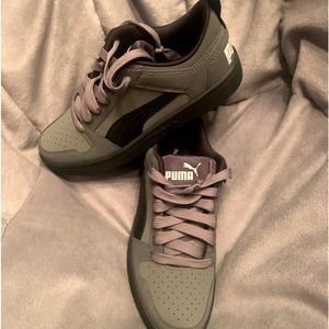 ***NWOT*** Puma Boys Sneakers Size 4.5